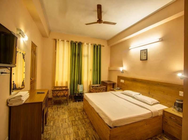 Kalinga Grand Hotel Manali  Exterior photo