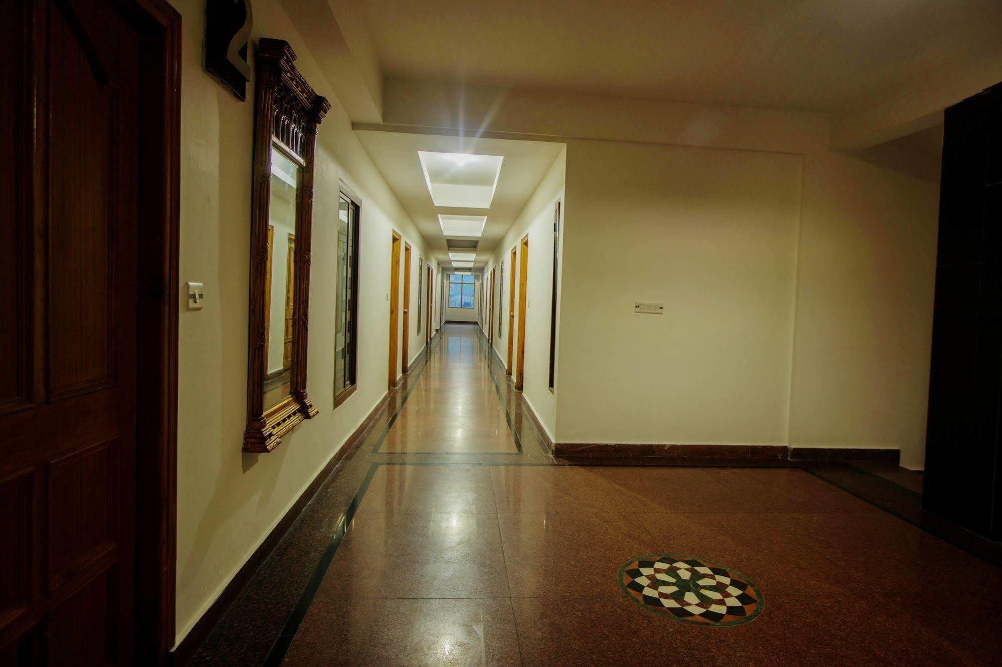 Kalinga Grand Hotel Manali  Exterior photo